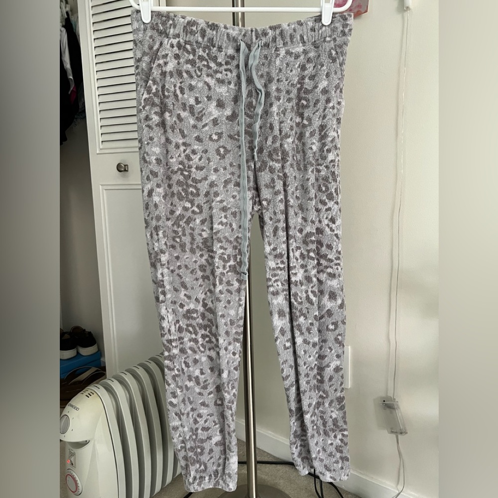 Aerie comfy pants, size large, brand new condition!!!